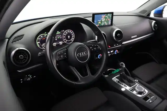 Sininen Viistoperä, Audi A3 – VAR-89068