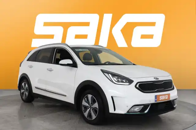 Valkoinen Maastoauto, Kia NIRO – VAR-89094