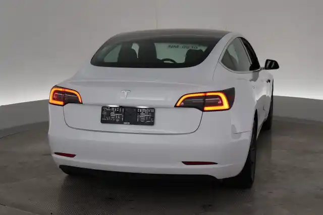 Valkoinen Viistoperä, Tesla Model 3 – VAR-89355