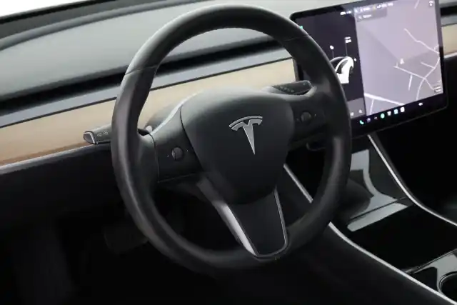 Valkoinen Viistoperä, Tesla Model 3 – VAR-89355