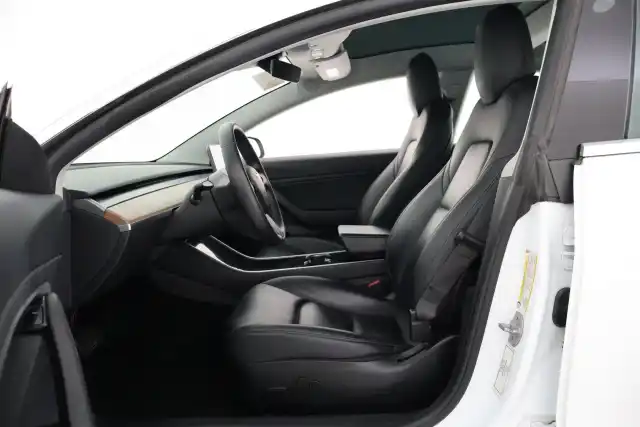 Valkoinen Viistoperä, Tesla Model 3 – VAR-89355