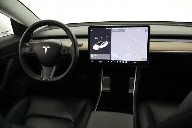 Valkoinen Viistoperä, Tesla Model 3 – VAR-89355