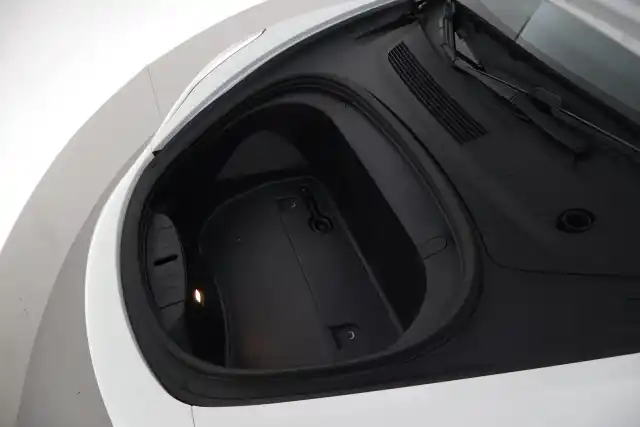 Valkoinen Viistoperä, Tesla Model 3 – VAR-89355