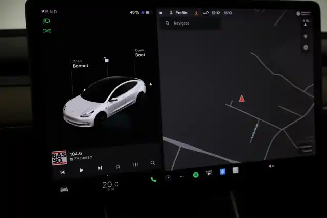 Valkoinen Viistoperä, Tesla Model 3 – VAR-89355