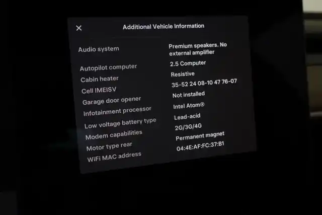 Valkoinen Viistoperä, Tesla Model 3 – VAR-89355