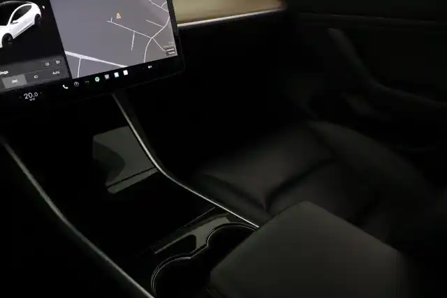 Valkoinen Viistoperä, Tesla Model 3 – VAR-89355