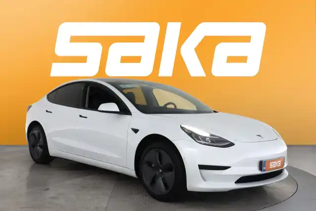 Valkoinen Sedan, Tesla Model 3 – VAR-89358