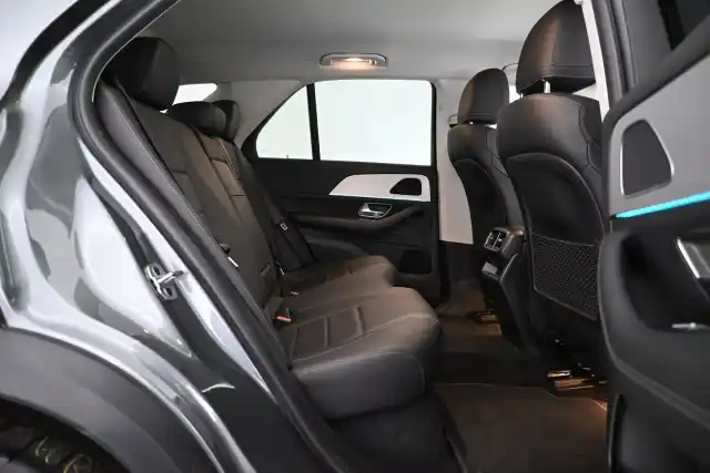 Harmaa Maastoauto, Mercedes-Benz GLE – VAR-89382