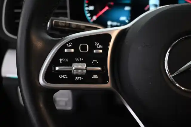 Harmaa Maastoauto, Mercedes-Benz GLE – VAR-89382