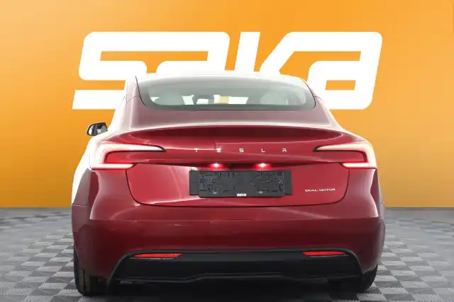 Punainen Sedan, Tesla Model 3 – VAR-89460