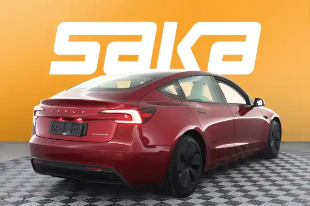 Punainen Sedan, Tesla Model 3 – VAR-89460