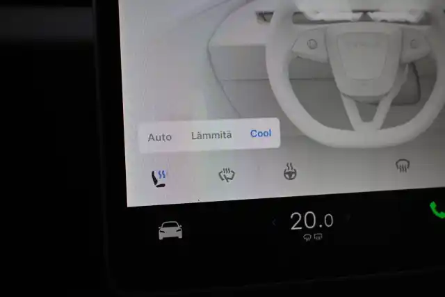 Punainen Sedan, Tesla Model 3 – VAR-89460