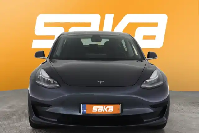 Harmaa Sedan, Tesla Model 3 – VAR-89513