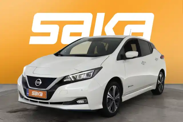 Valkoinen Viistoperä, Nissan Leaf – VAR-89583