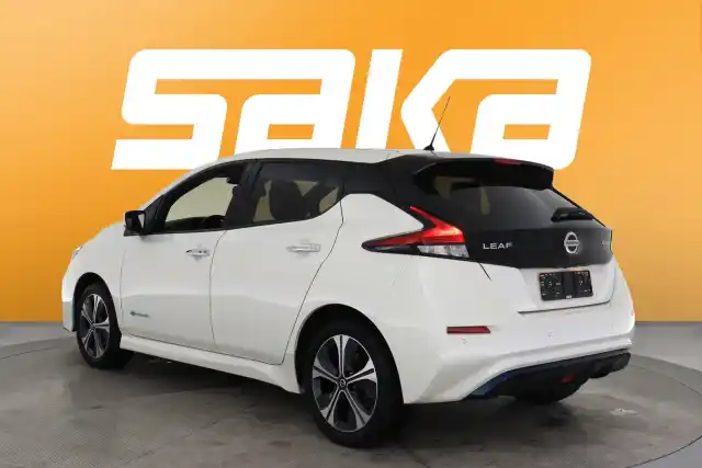 Valkoinen Viistoperä, Nissan Leaf – VAR-89583