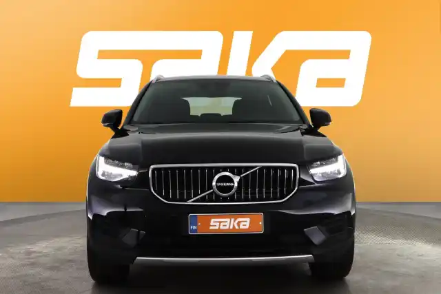 Musta Maastoauto, Volvo XC40 – VAR-89957