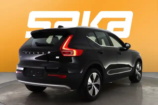 Musta Maastoauto, Volvo XC40 – VAR-89957