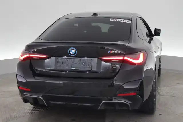 Sininen Sedan, BMW I4 M50 – VAR-90007