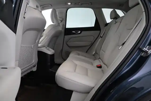 Sininen Maastoauto, Volvo XC60 – VAR-90062
