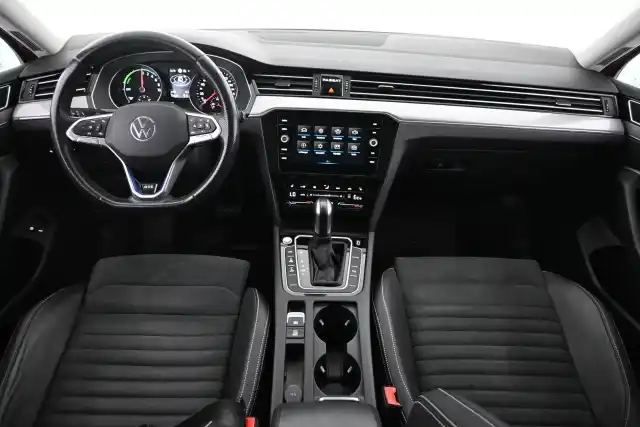 Punainen Farmari, Volkswagen Passat – VAR-90323