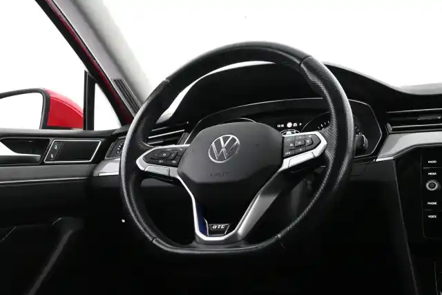 Punainen Farmari, Volkswagen Passat – VAR-90323