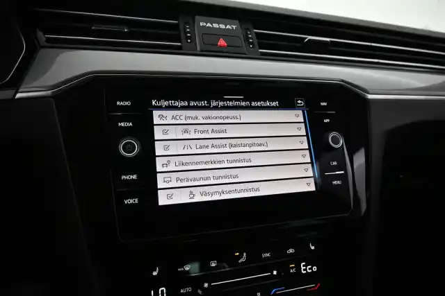 Punainen Farmari, Volkswagen Passat – VAR-90323