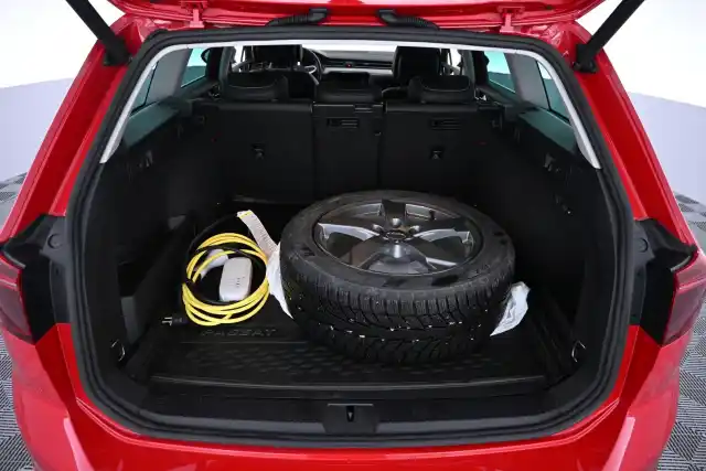 Punainen Farmari, Volkswagen Passat – VAR-90323