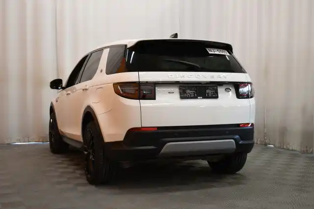 Valkoinen Maastoauto, Land Rover Discovery Sport – VAR-90631