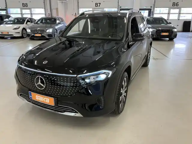 Musta Maastoauto, Mercedes-Benz EQB – VAR-90803