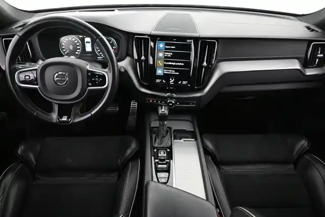 Valkoinen Maastoauto, Volvo XC60 – VAR-90820