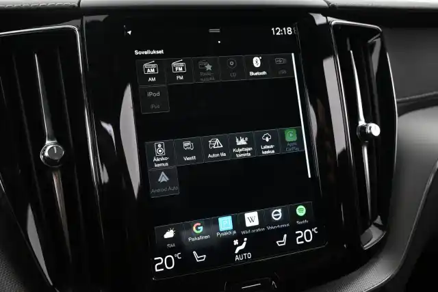 Valkoinen Maastoauto, Volvo XC60 – VAR-90820