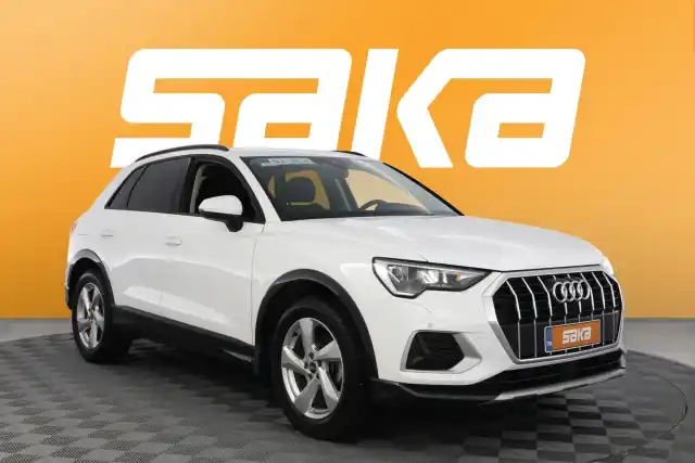 Valkoinen Maastoauto, Audi Q3 – VAR-90900