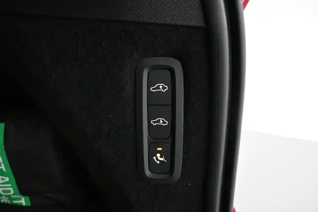 Musta Maastoauto, Volvo XC90 – VAR-91056