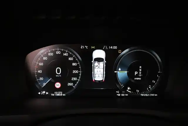 Musta Maastoauto, Volvo XC90 – VAR-91056