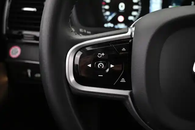 Musta Maastoauto, Volvo XC90 – VAR-91056