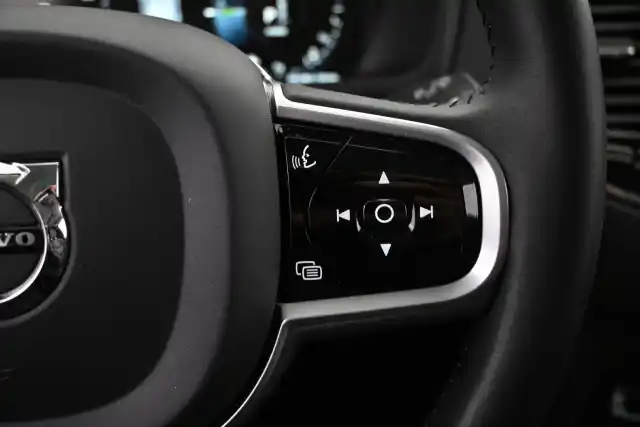 Musta Maastoauto, Volvo XC90 – VAR-91056