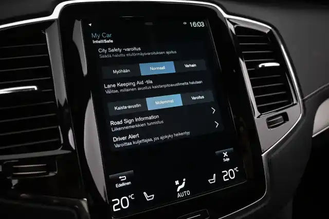 Valkoinen Maastoauto, Volvo XC90 – VAR-91399