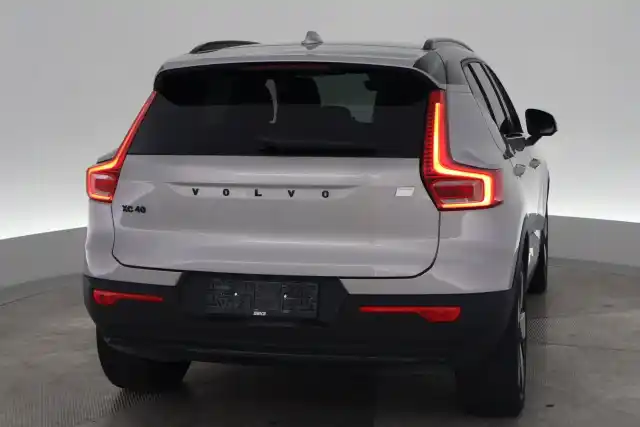 Harmaa Maastoauto, Volvo XC40 – VAR-91458