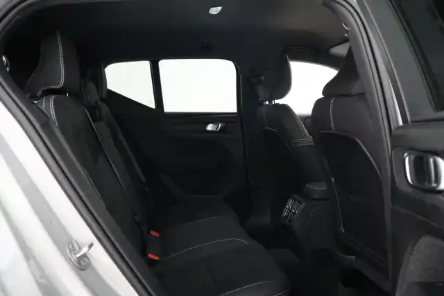 Harmaa Maastoauto, Volvo XC40 – VAR-91458