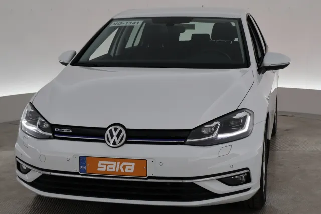 Valkoinen Viistoperä, Volkswagen Golf – VAR-91526