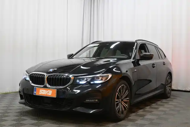 Musta Farmari, BMW 330 – VAR-91603