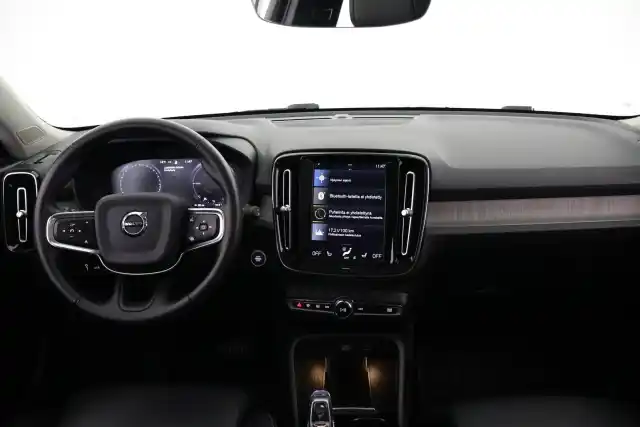 Musta Viistoperä, Volvo XC40 – VAR-91606