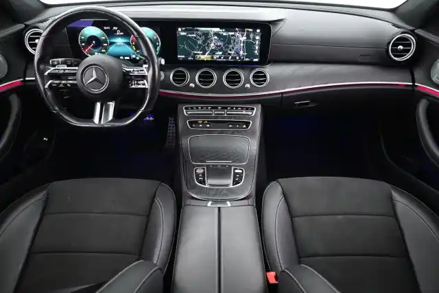 Punainen Farmari, Mercedes-Benz E – VAR-91710
