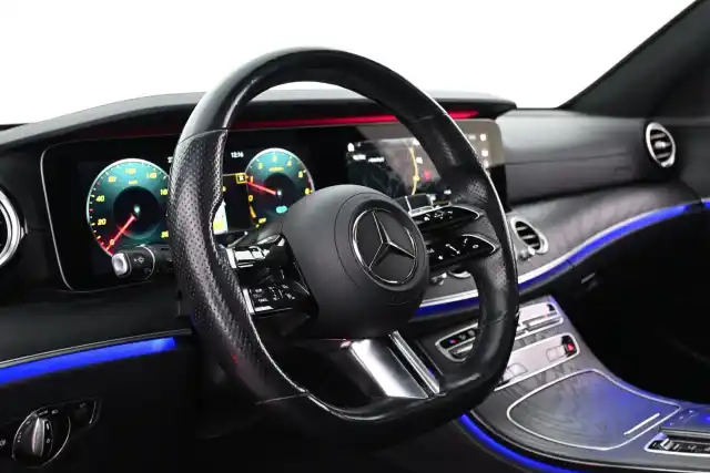 Punainen Farmari, Mercedes-Benz E – VAR-91710