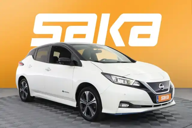 Valkoinen Viistoperä, Nissan Leaf – VAR-92097