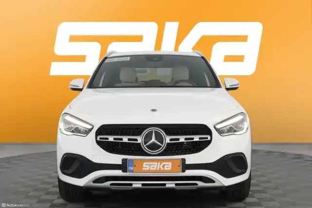 valkoinen Maastoauto, Mercedes-Benz GLA – VAR-92238