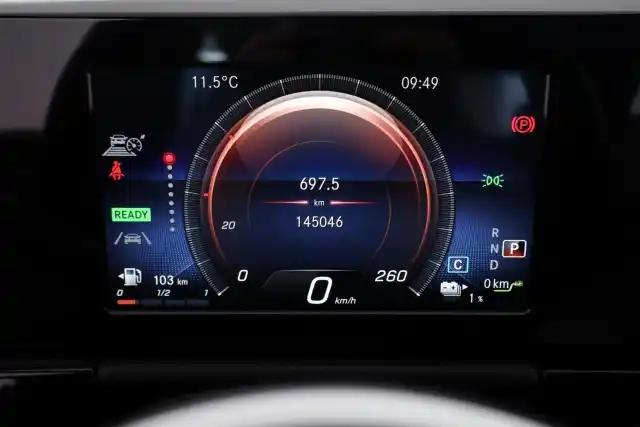 valkoinen Maastoauto, Mercedes-Benz GLA – VAR-92238