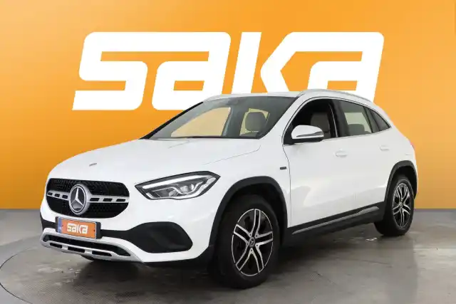 valkoinen Maastoauto, Mercedes-Benz GLA – VAR-92238