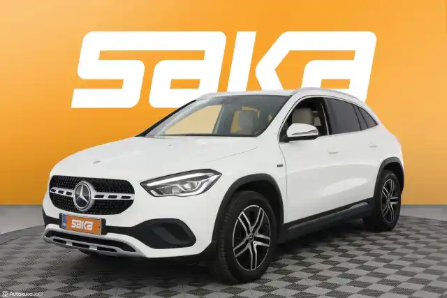 valkoinen Maastoauto, Mercedes-Benz GLA – VAR-92238