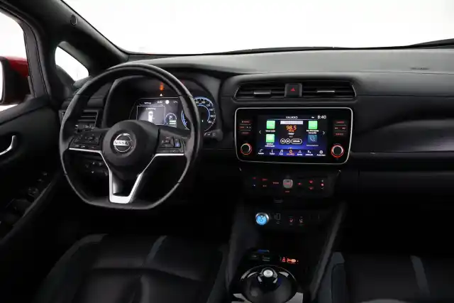 Punainen Viistoperä, Nissan Leaf – VAR-92309